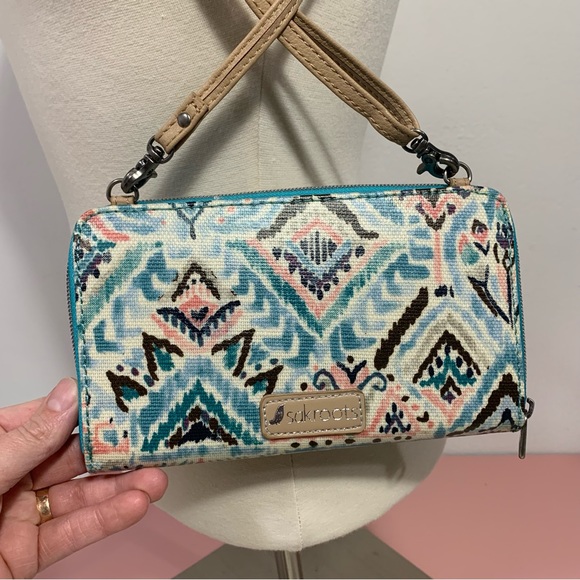 Sakroots Artist Circle Large Smartphone Crossbody and Wristlet - Picture 2 of 11